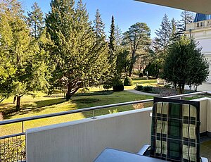Im App. 11 der Residenz Bleichröder erwartet die Gäste ein toller Balkon mit Blick in den Park der Residenz Bleichröder