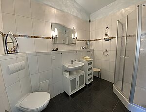 Badezimmer der Ferienwohnung Weiße Düne 10 mit Dusche